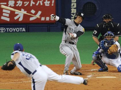 ７回阪神２死満塁、代打桧山が空振り三振に倒れる。投手平井