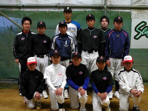 被災地で野球教室を行った日本ハムの木田