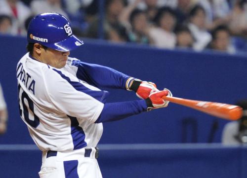９回中日２死、平田が右越えに２戦連続のサヨナラ本塁打を放つ