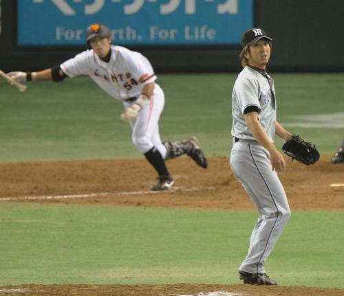 ９回巨人１死二塁、藤村にサヨナラ二塁打を打たれた阪神・藤川