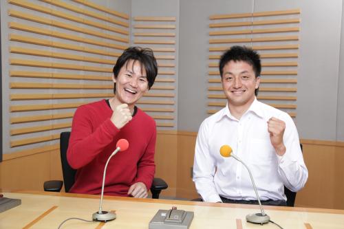 ニッポン放送「南原清隆のスポーツドリーム」で初のラジオ番組収録に臨んだ沢村。左は南原清隆