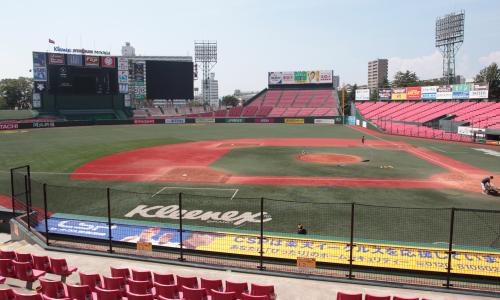 仙台市にある楽天の本拠地・Ｋスタ宮城。全面天然芝に改修する計画が進められている