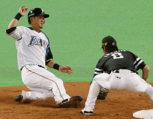 ５回日本ハム１死一塁、打者小谷野のとき、中田がけん制で飛び出しタッチアウトとなる。遊撃手今宮