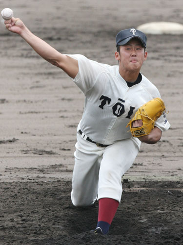 大阪桐蔭時代、投手としても活躍した日本ハム・中田