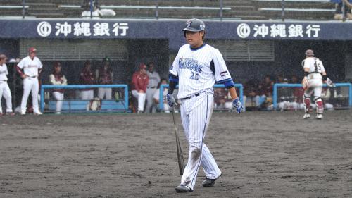 ＜韓国ＤｅＮＡ・ネクセン＞６回無死満塁、打者・筒香で降雨のため試合は中止に