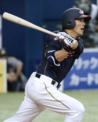 ４回日本２死満塁、松井が右翼線に走者一掃の三塁打を放つ