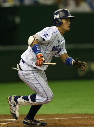 ＜大阪ガス・Ｈｏｎｄａ＞３回２死一塁、大阪ガス・戸柱がバットを折りながらも先制の適時二塁打を放つ