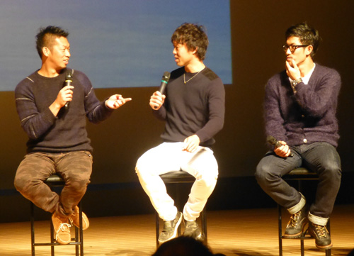 豊田市内でトークショーを行った中日の（左から）山井、岩田、祖父江
