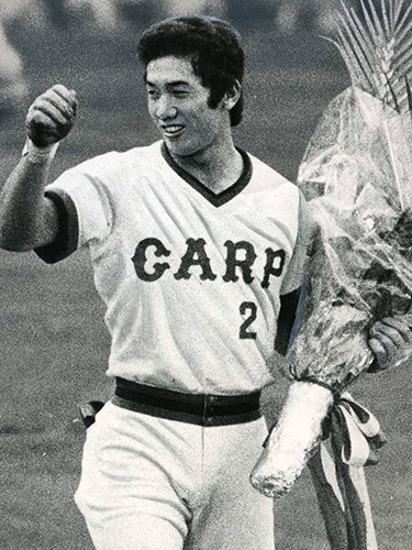 １９７９年７月、３３試合連続安打の日本新記録を達成した広島・高橋慶彦