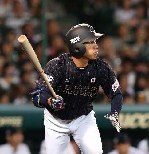 ＜高校日本代表・大学日本代表＞７回無死、吉田正は２打席連続の本塁打を中越えに放つ