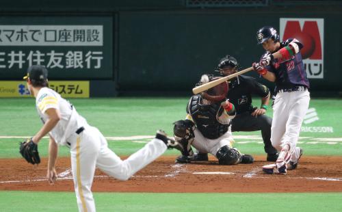 ＜ソ・ヤ＞４回無死、山田は右中間最深部まで打球を飛ばし中飛に倒れる