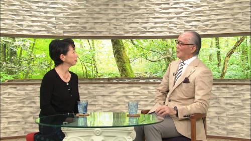 来年１月９日に放送される「サワコの朝」に出演した巨人・長嶋茂雄終身名誉監督。左は阿川佐和子