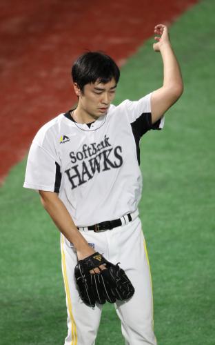 ２２日の試合前、キャッチボール中に左肘付近を気にするそぶりを見せていた和田