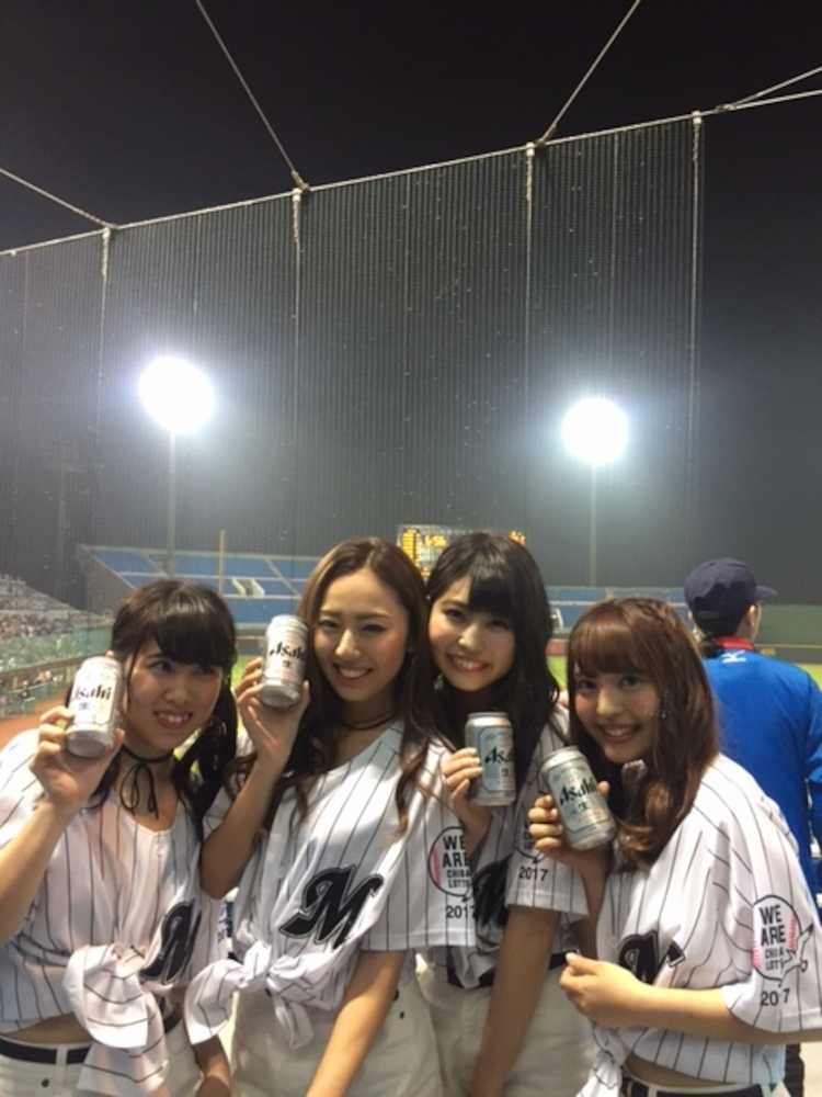 台湾プロ野球ラミゴの開幕戦に臨んだカンパイガールズ