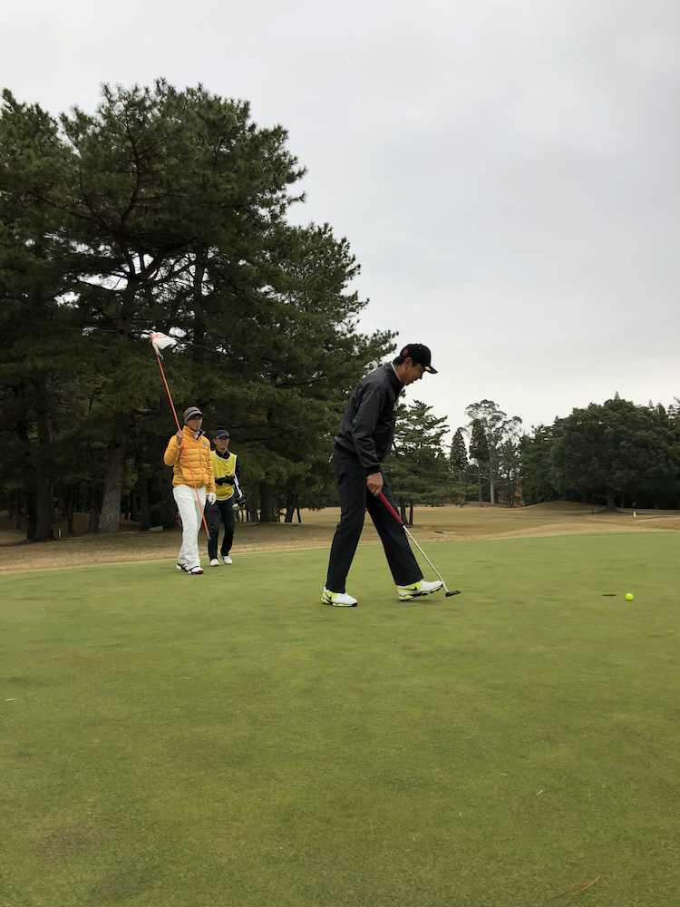 千葉県内のゴルフ場でゴルフを楽しんだヤクルト小川監督