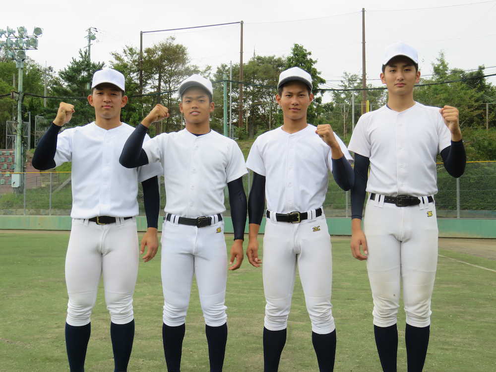 （左から）大阪桐蔭の柿木、根尾、藤原、横川の４選手