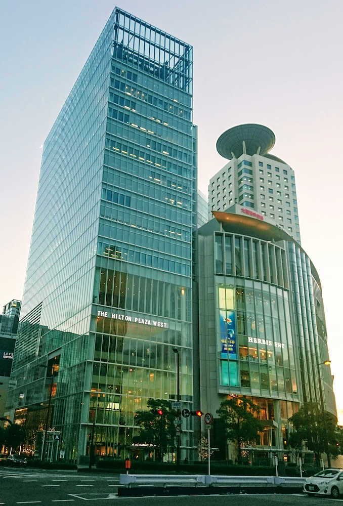 新阪神ビルは西梅田再開発でハービスＥＮＴ、ヒルトンプラザ・ウエストと高層ビルに生まれ変わった