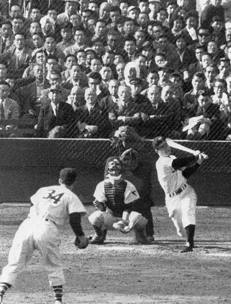 1958年4月、開幕戦でデビューした巨人・長嶋茂雄選手を4打席4三振で封じた国鉄・金田正一投手