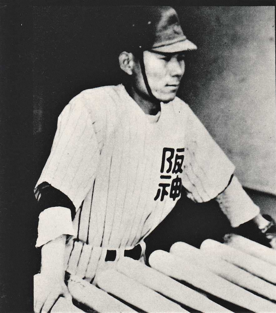 1944年、監督兼投手として優勝に導いた阪神・若林忠志。戦闘帽姿で指揮を執った＝『タイガース30年史』（阪神球団・1964年3月発行）＝
