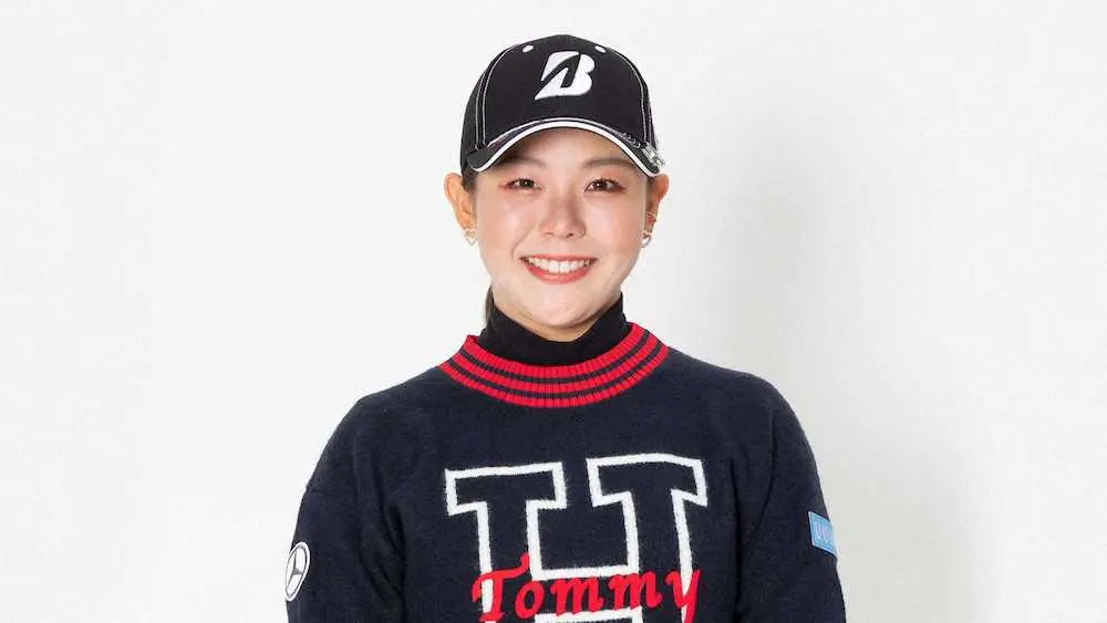 始球式に登場する女子プロゴルファーの吉田優利