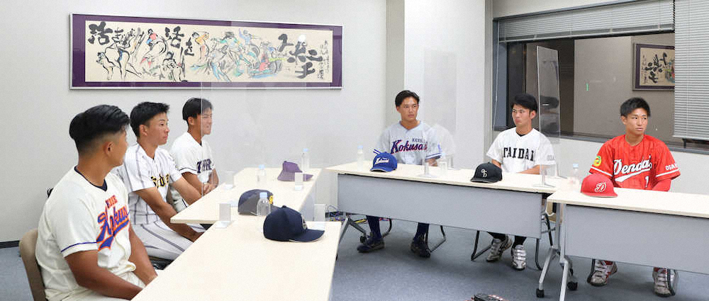 ＜阪神大学野球・座談会＞席上で新シーズンへの意欲を口にする6大学の主将（撮影・亀井　直樹）