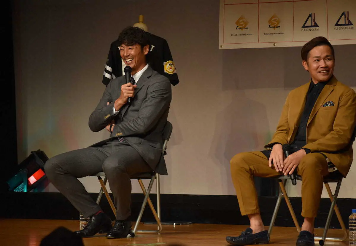 博多区内でのトークショーで盛り上がるソフトバンク斉藤和巳投手コーチと野球評論家の森福充彦