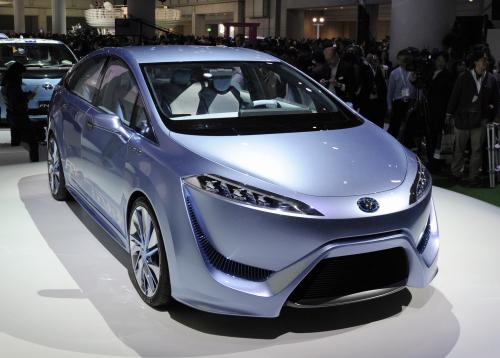 トヨタ自動車が公開した燃料電池車「ＦＣＶ―Ｒ」
