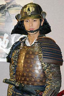来年のＮＨＫ大河ドラマ「天地人」の試写会に鎧を着用して登場した妻夫木聡