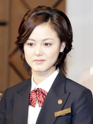 第１子を妊娠したことを発表した女優の小田茜