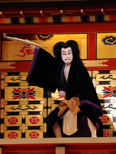 新作歌舞伎「石川五右衛門」の舞台稽古する市川海老蔵