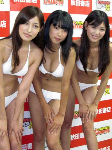 「ミスヤングチャンピオン２０１０」に決まった３人。（左から）烈グランプリ・大杉亜依里、グランプリ・牧野結莉亜、準グランプリ・篠原冴美