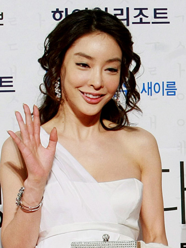 自殺した韓国の人気女優、チャン・ジャヨンさん