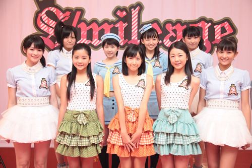 ８月１４日に新メンバー５人が加入、９人組になったスマイレージだったが、小川紗季（後列左）が卒業することに…
