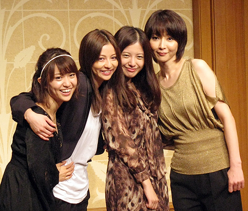 フジテレビ系月９ドラマ「私が恋愛できない理由」に出演している（左から）大島優子、香里奈、吉高由里子、稲森いずみ