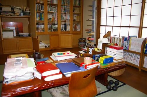 再現された阿久悠さんの自宅の書斎