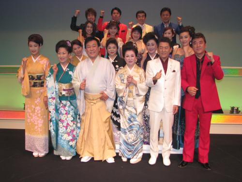 キングレコード創業８０周年を記念した「キングオールスター歌謡パレード大阪」に出演した１８人の歌手