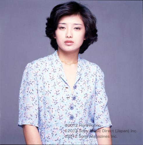 ７８年に発売された山口百恵さんのベストアルバム「ＴＨＥ　ＢＥＳＴ　プレイバック」のジャケット写真
