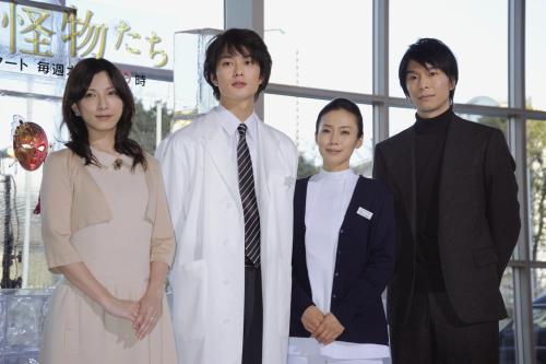 連続ドラマ「聖なる怪物たち」の制作発表に登場した（左から）加藤あい、岡田将生、中谷美紀、長谷川博己