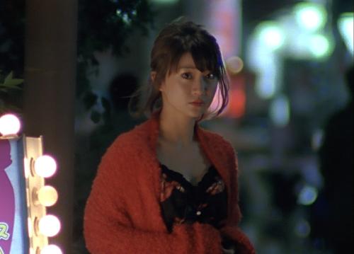 ＡＫＢ４８の新曲「ＧＩＶＥ　ＭＥ　ＦＩＶＥ！」のミュージックビデオで、ヘルス嬢を演じる大島優子