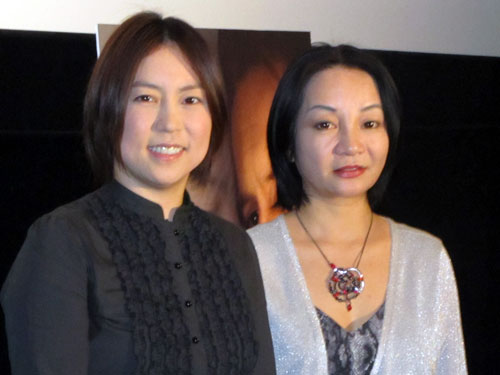映画「ＳＨＡＭＥ」のトークイベントに出席した倉田真由美（左）と岩井志麻子
