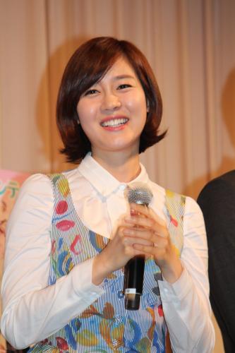 韓国ドラマ「ロマンスタウン」ＤＶＤ発売記念イベントに出席したソン・ユリ