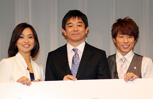 フジテレビ情報３番組新キャスター披露会見に登場した（左から）住吉美紀アナ、伊藤利尋アナ、田村淳