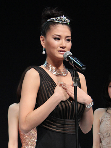 「２０１２　ミス・ユニバース・ジャパン」で日本代表に選ばれた原綾子さん