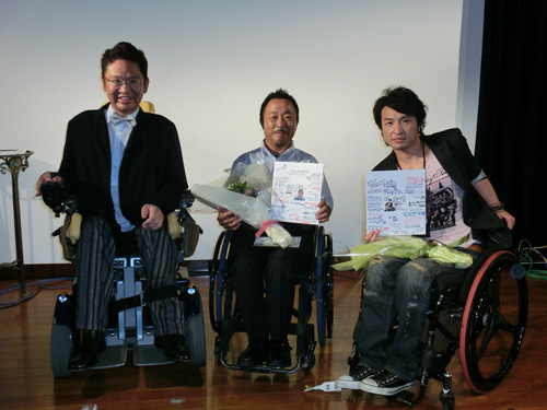 「ゴールドコンサート」プレイベントを行った（左から）日本バリアフリー協会・貝谷嘉洋代表、山本真也選手、森圭一郎さん