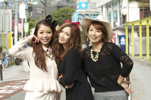 いずれも２児のママ。トーク番組で共演する（左から）住谷杏奈、紗栄子、東原亜希