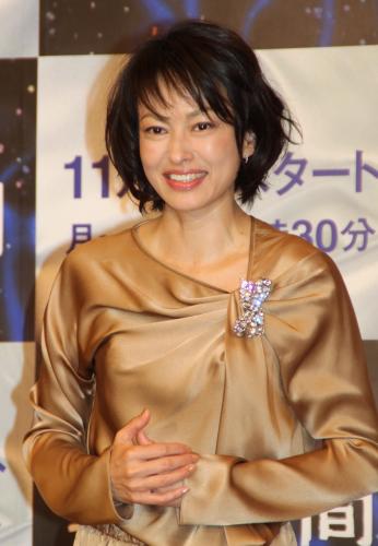 連続ドラマ「幸せの時間」制作発表に登場した主演の田中美奈子