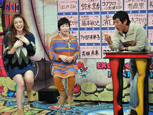 “出産トーク”で盛り上がる（右から）明石家さんま、山田花子、木下優樹菜