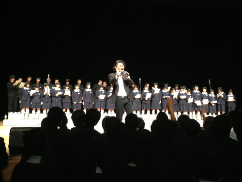地元会津若松市の中学生と新曲を合唱するＬＧＭｏｎｋｅｅｓ
