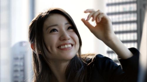 アサヒ飲料「ワンダ　モーニングショット」の新ＣＭでコミカルな演技を披露する大島優子