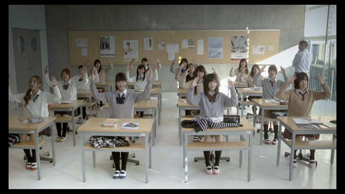ＡＫＢ４８の３０枚目のシングル「Ｓｏ　ｌｏｎｇ！」ミュージックビデオのワンシーン